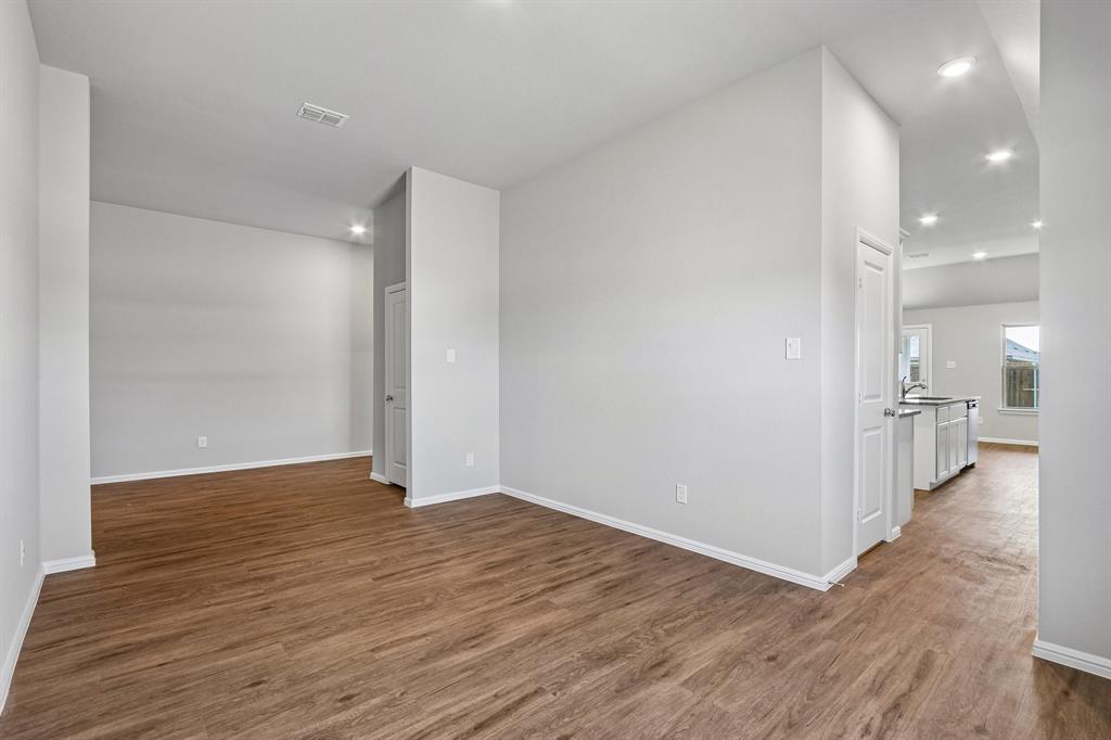 3300 Royal Forest Drive Property Photo 17