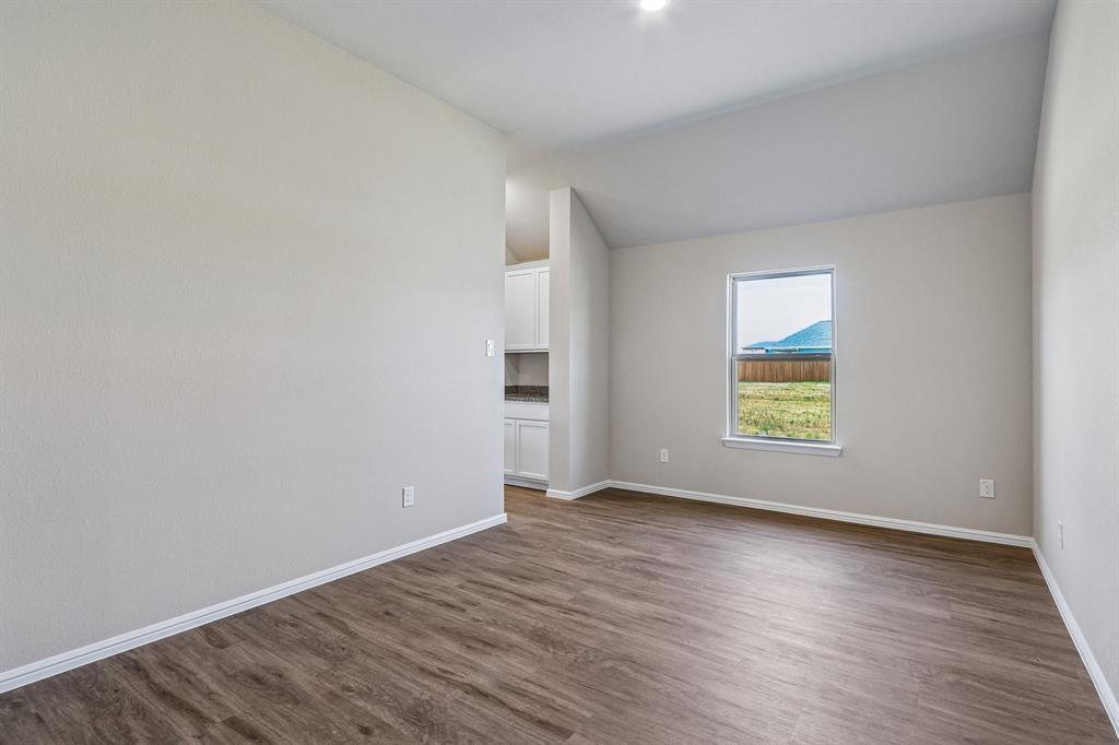 3300 Royal Forest Drive Property Photo 18