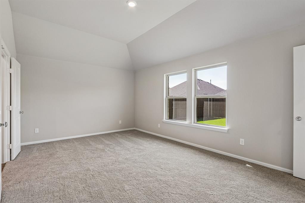 3300 Royal Forest Drive Property Photo 20