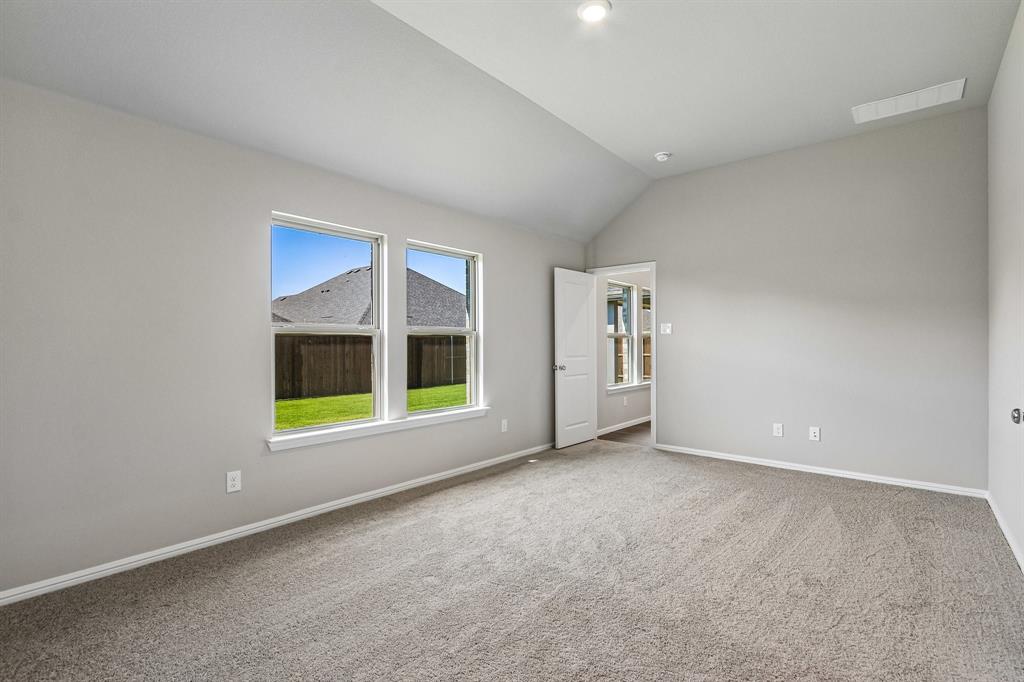 3300 Royal Forest Drive Property Photo 21