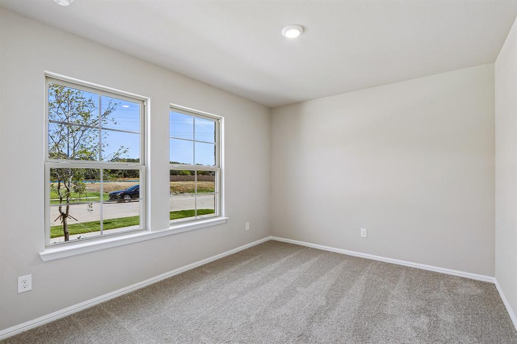 3300 Royal Forest Drive Property Photo 28