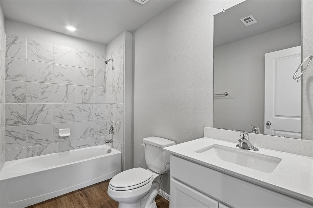 3300 Royal Forest Drive Property Photo 32