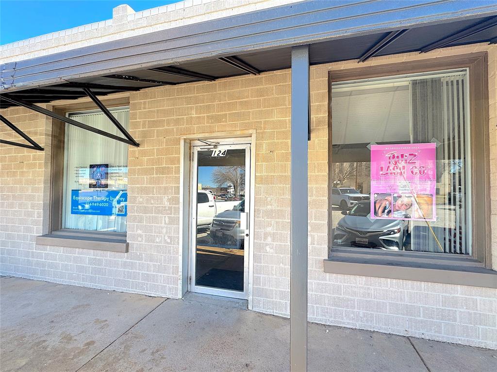 124 N Church Street Property Photo 2