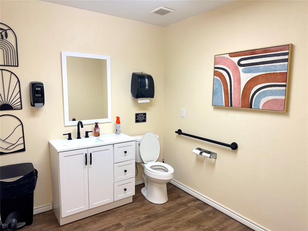 124 N Church Street Property Photo 8
