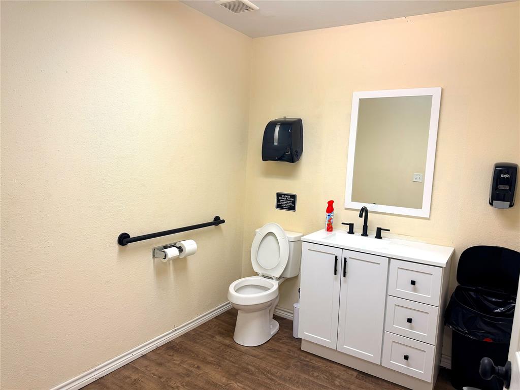 124 N Church Street Property Photo 10