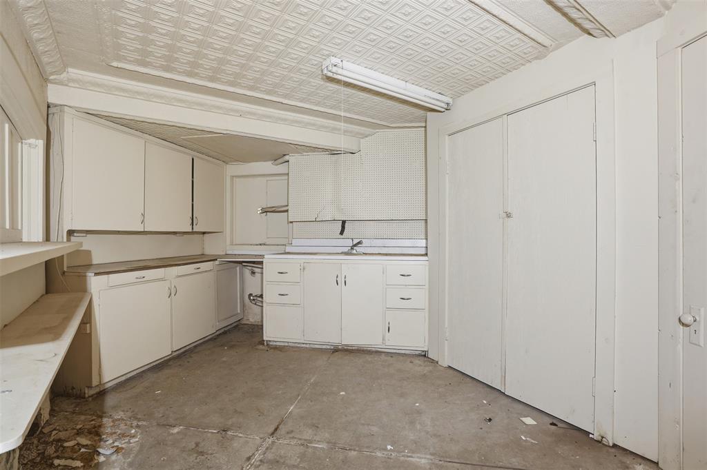700 Elm Street Property Photo 17