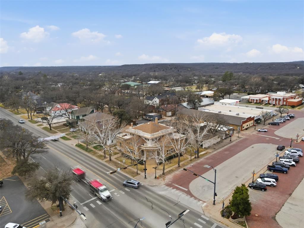 700 Elm Street Property Photo 19