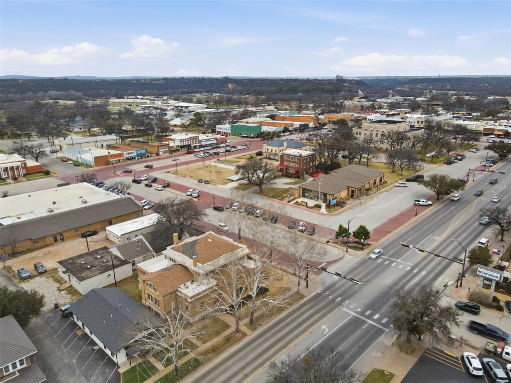 700 Elm Street Property Photo 20