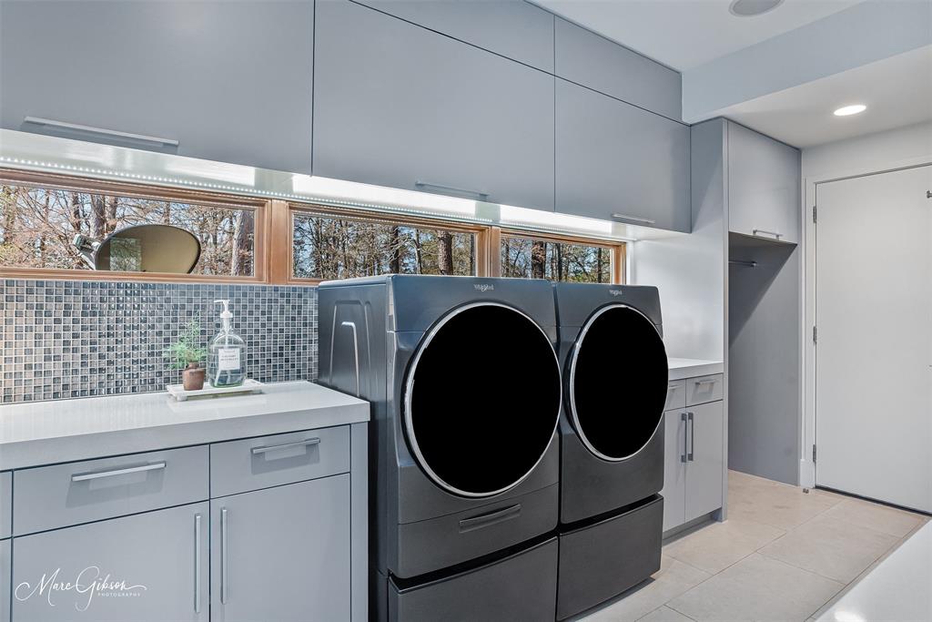 1675 Robson Road Property Photo 34