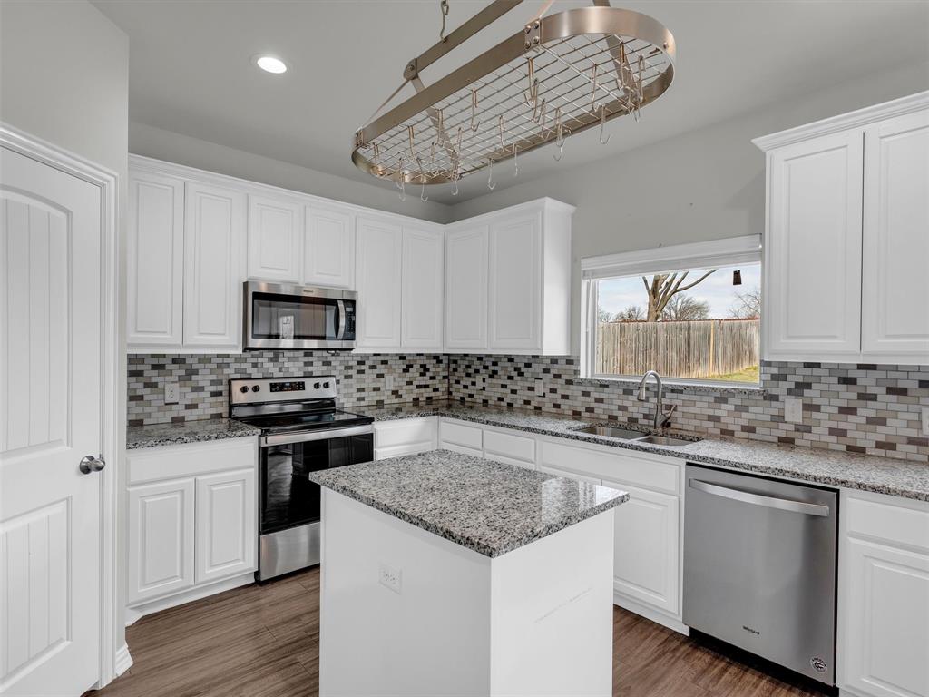 2811 W Washington Street Property Photo 7