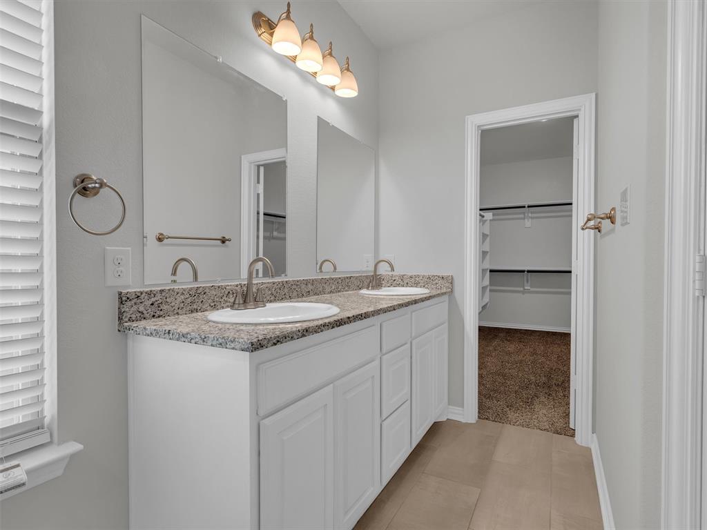 2811 W Washington Street Property Photo 17