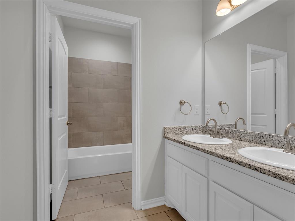2811 W Washington Street Property Photo 28