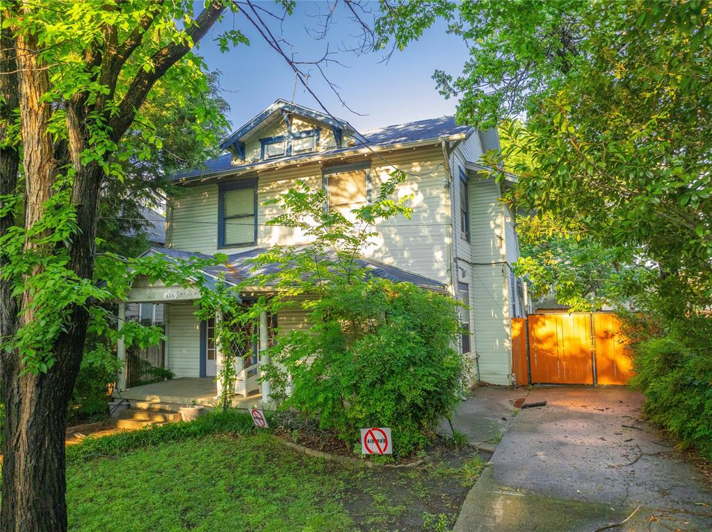 824 Elsbeth Street Property Photo 2