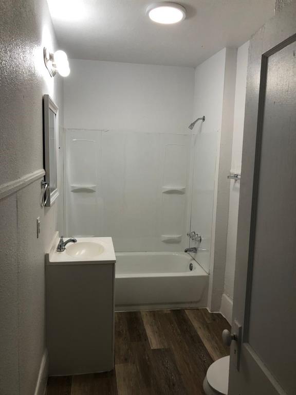 502 Cottonwood Street Property Photo 6