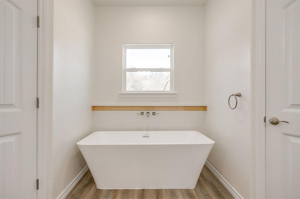 130 Abbott Avenue Property Photo 18
