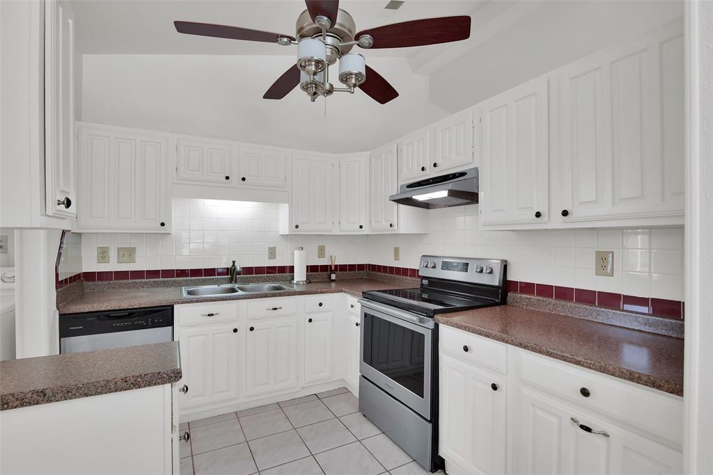 3005 Plumtree Lane Property Photo 10