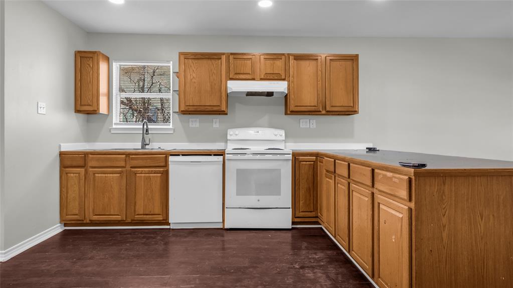 1602 W Elm Street Property Photo 8