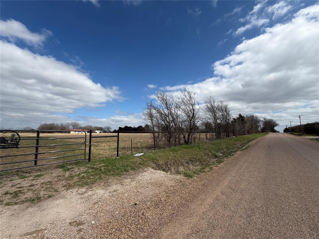 5793 County Road 4062 Property Photo 4