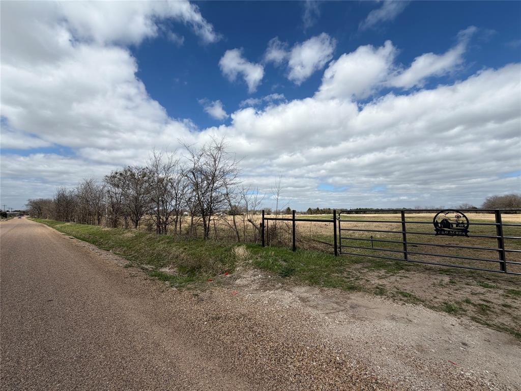 5793 County Road 4062 Property Photo 6