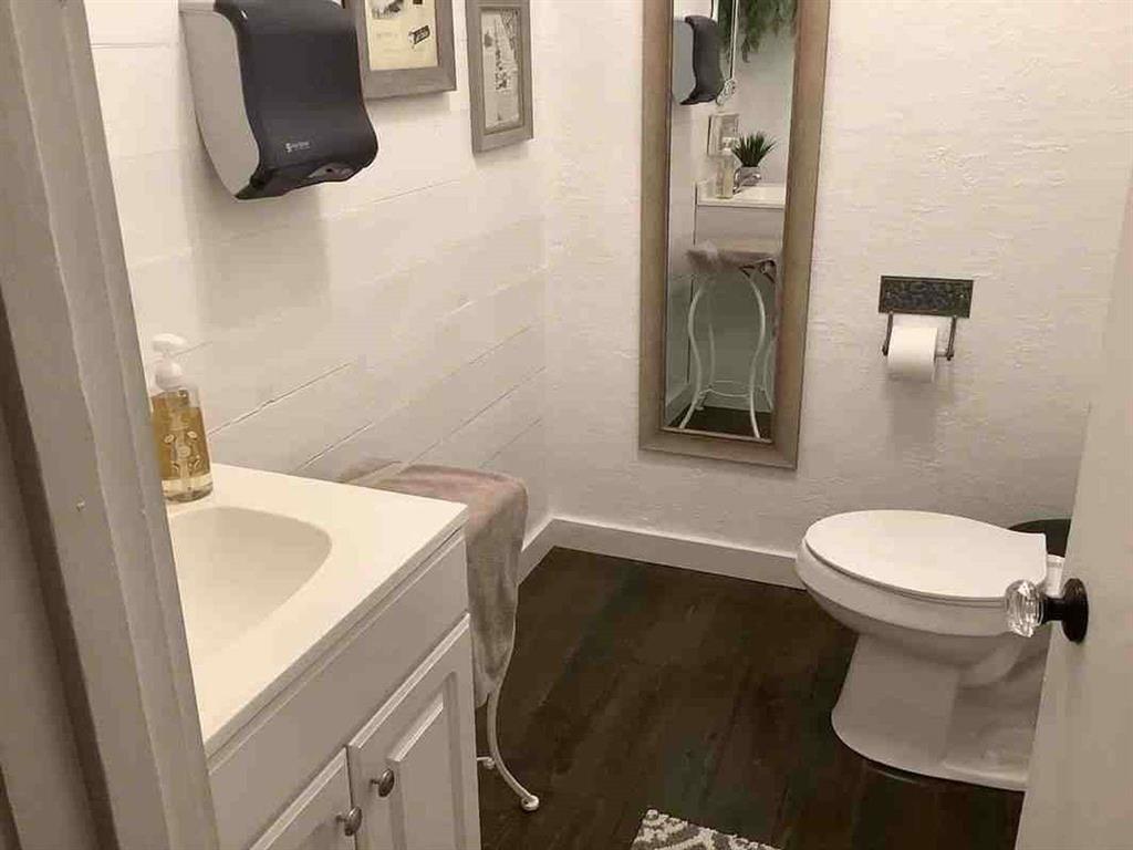 408 S Railroad Avenue Property Photo 13