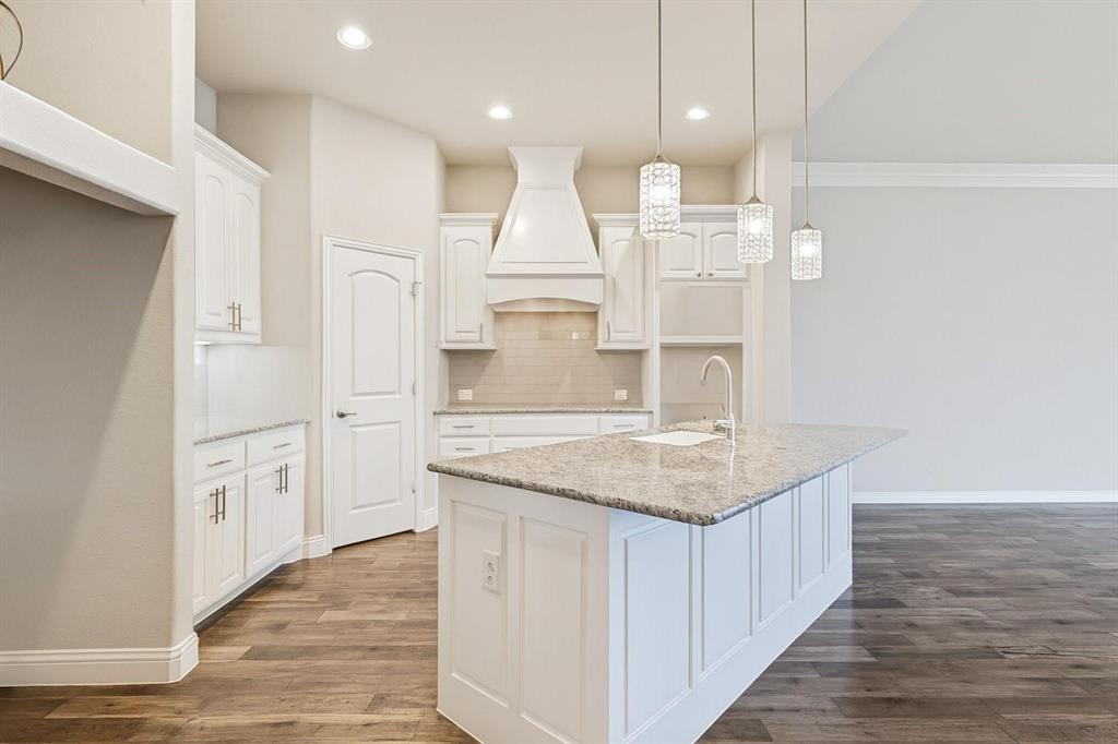 700 Brookstone Court Property Photo 3