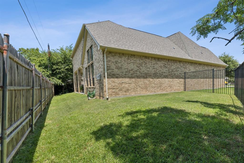 700 Brookstone Court Property Photo 17