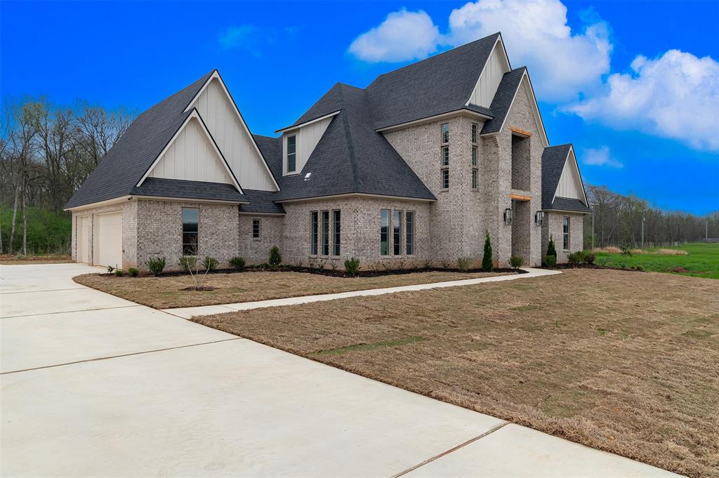 749 Duckwater Landing Property Photo 3