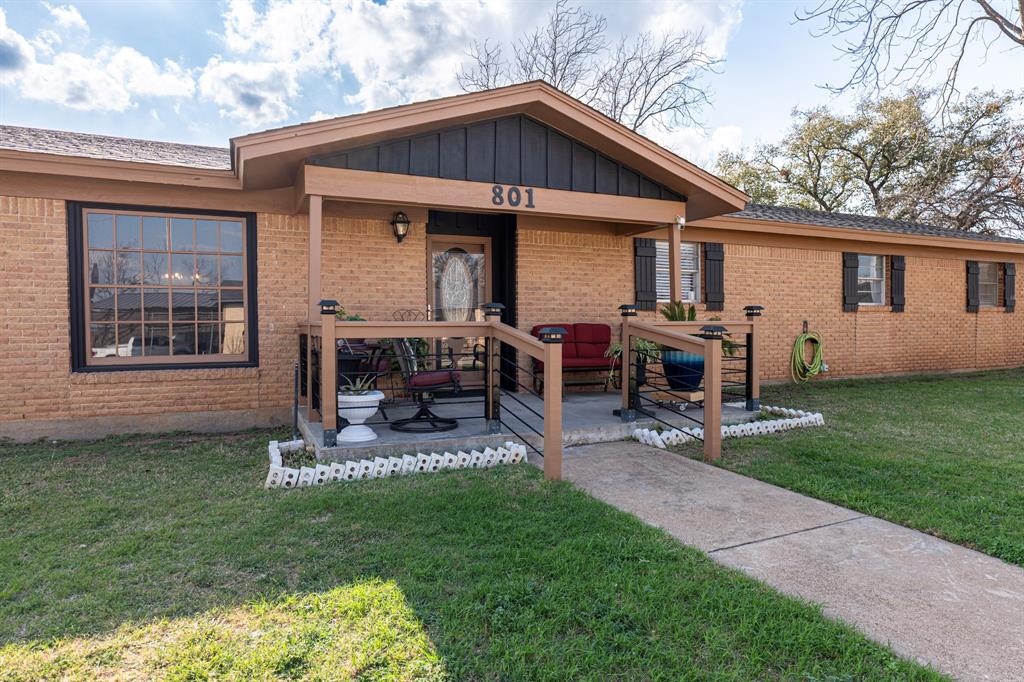 801 Westridge Circle Property Photo 3