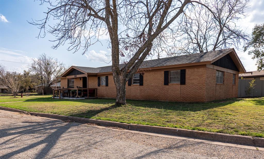 801 Westridge Circle Property Photo 4