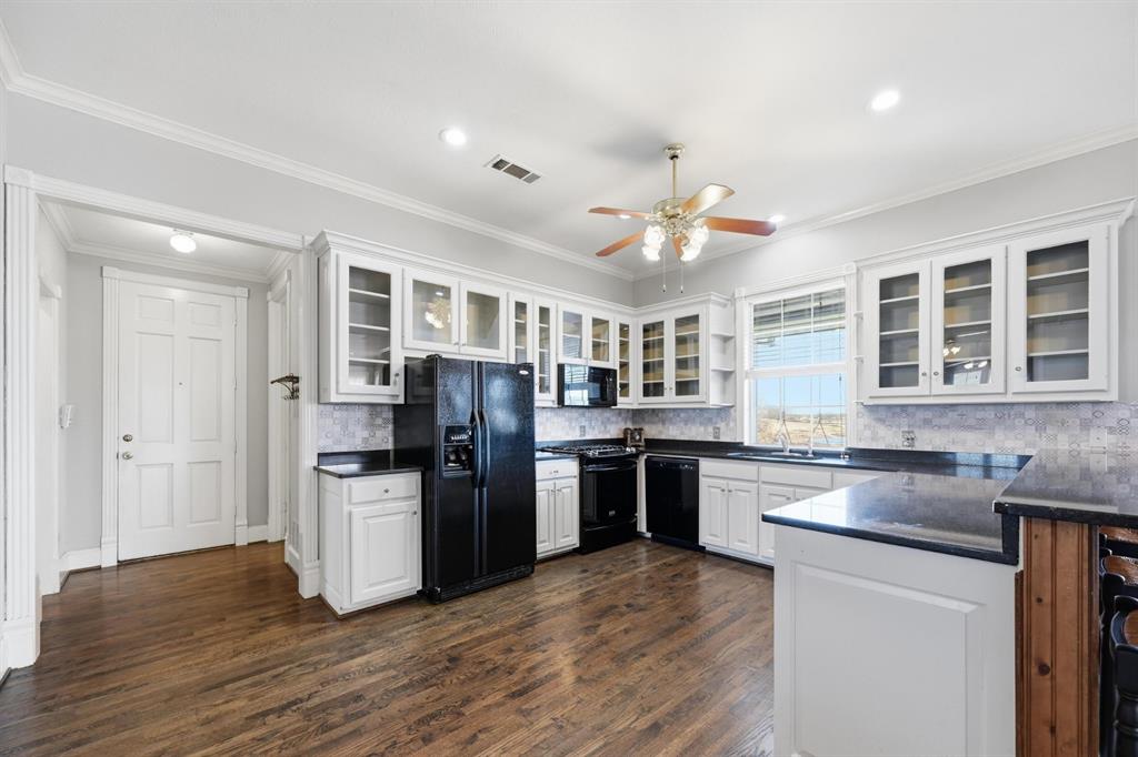 707 Cullins Road Property Photo 11