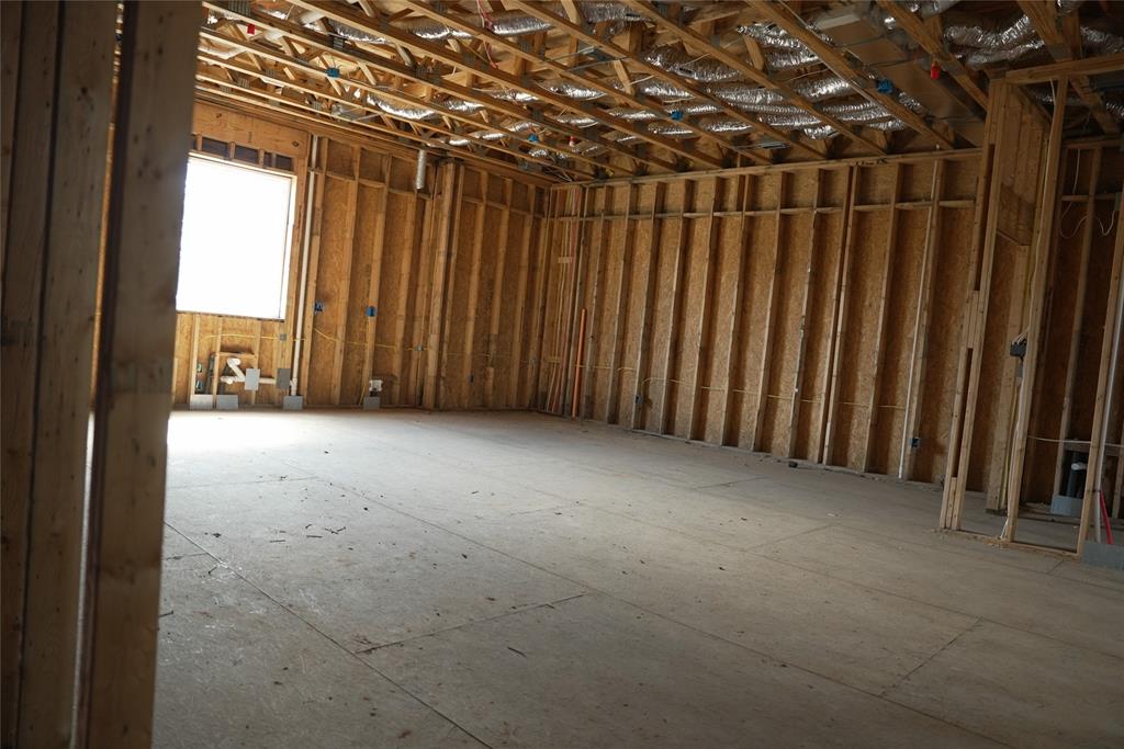 299 301 303 W Oak Street Property Photo 19