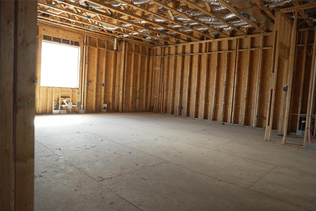 299 301 303 W Oak Street Property Photo 20
