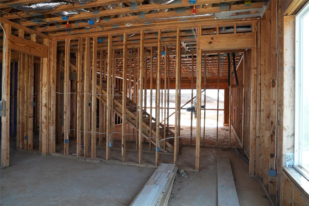 299 301 303 W Oak Street Property Photo 27