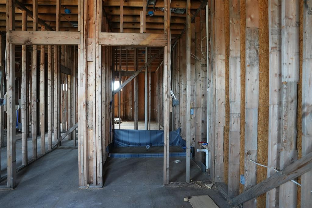 299 301 303 W Oak Street Property Photo 31