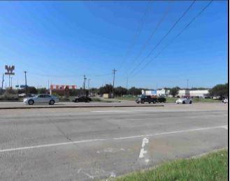 200 S Interstate 35 Property Photo 8