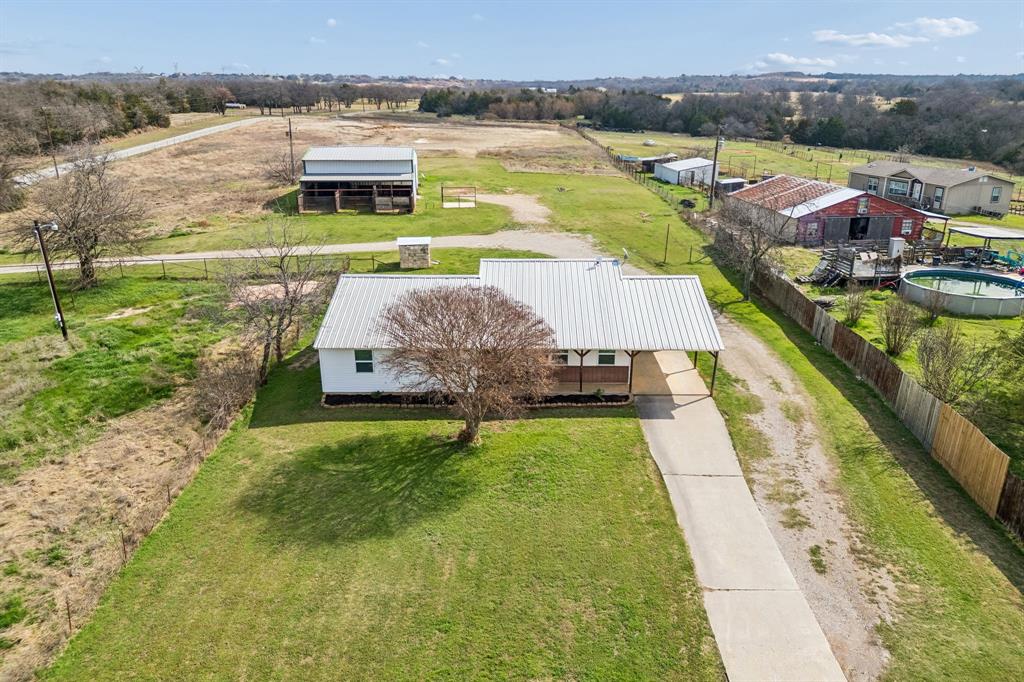 1087 County Road 2395 Property Photo 4