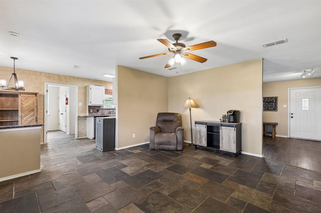 1087 County Road 2395 Property Photo 18