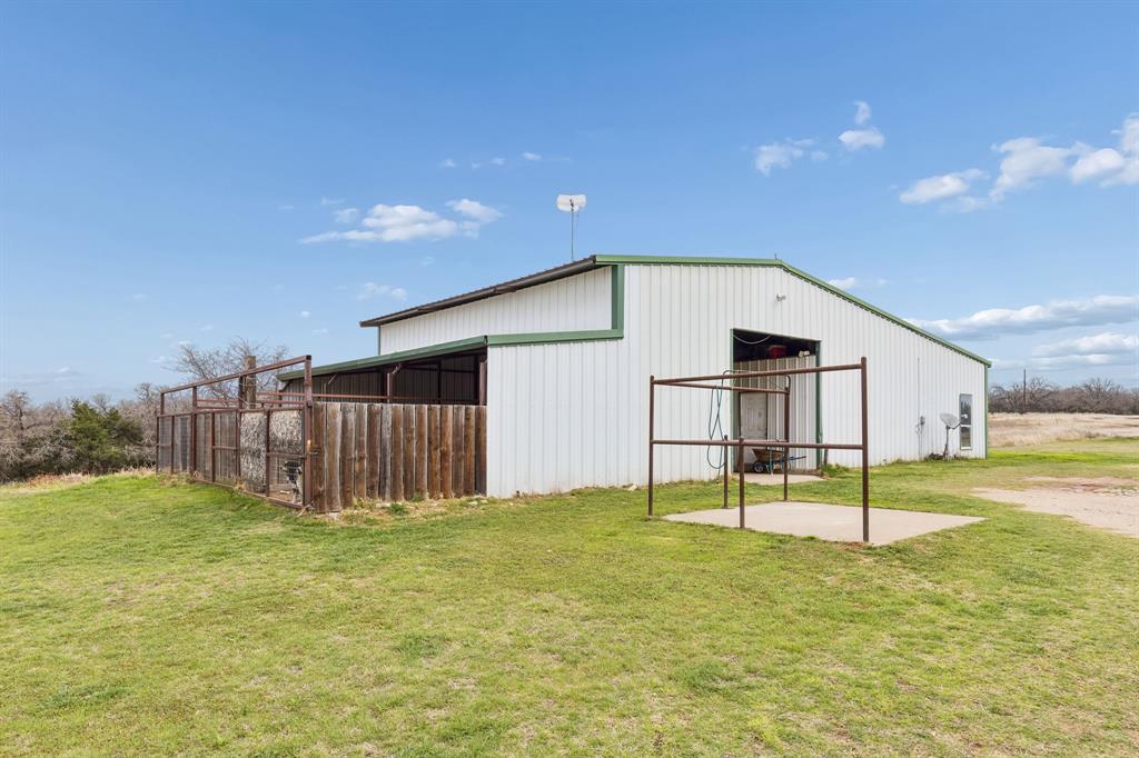 1087 County Road 2395 Property Photo 23