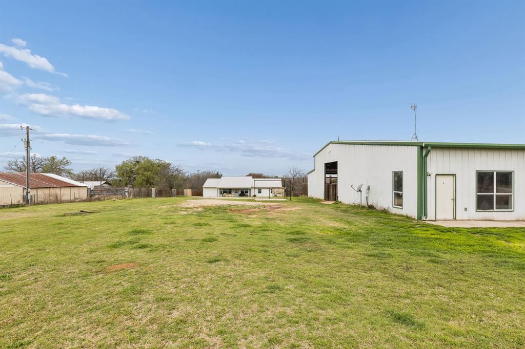 1087 County Road 2395 Property Photo 26