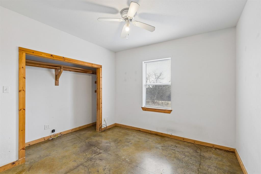 1087 County Road 2395 Property Photo 29
