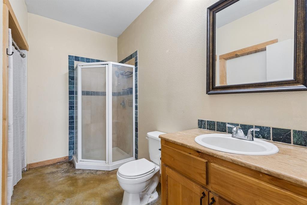 1087 County Road 2395 Property Photo 31
