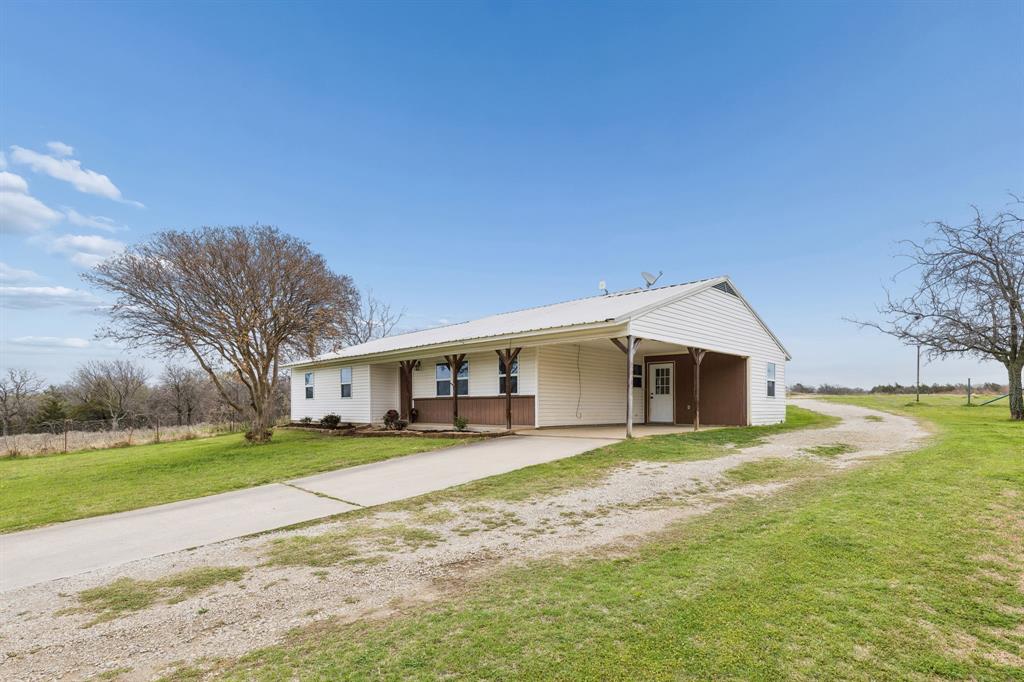 1087 County Road 2395 Property Photo 32