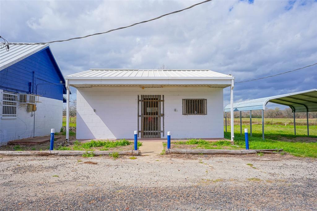 11833 Highway 90 Property Photo 3