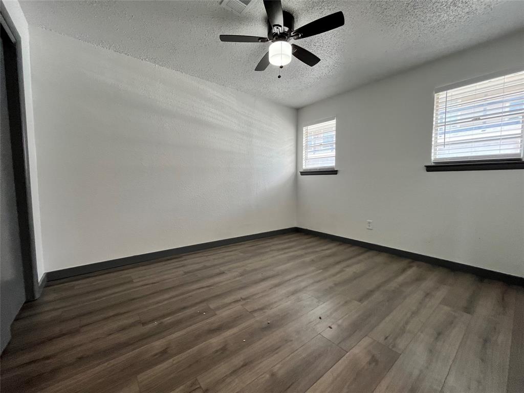 2526 Louise Street A Property Photo 10