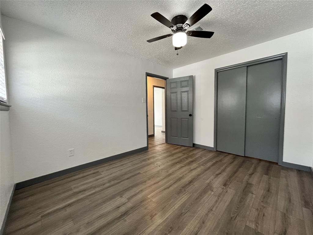 2526 Louise Street A Property Photo 11