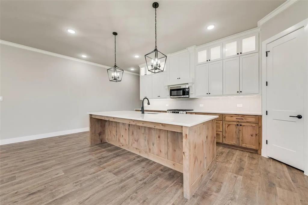 1327 Selby Road Property Photo 4