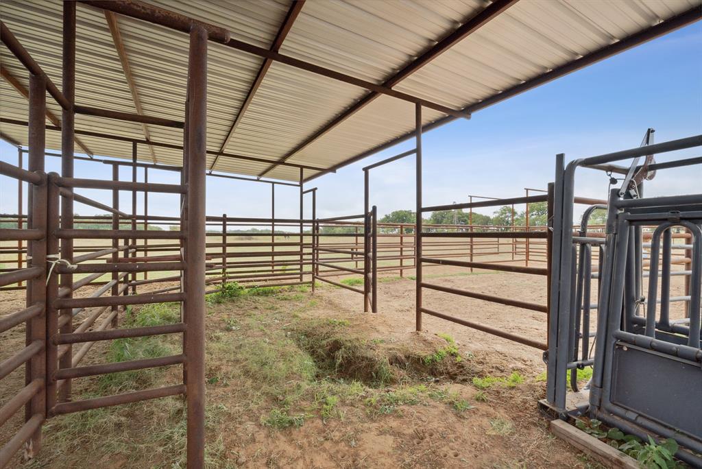 298 Townson Property Photo 17