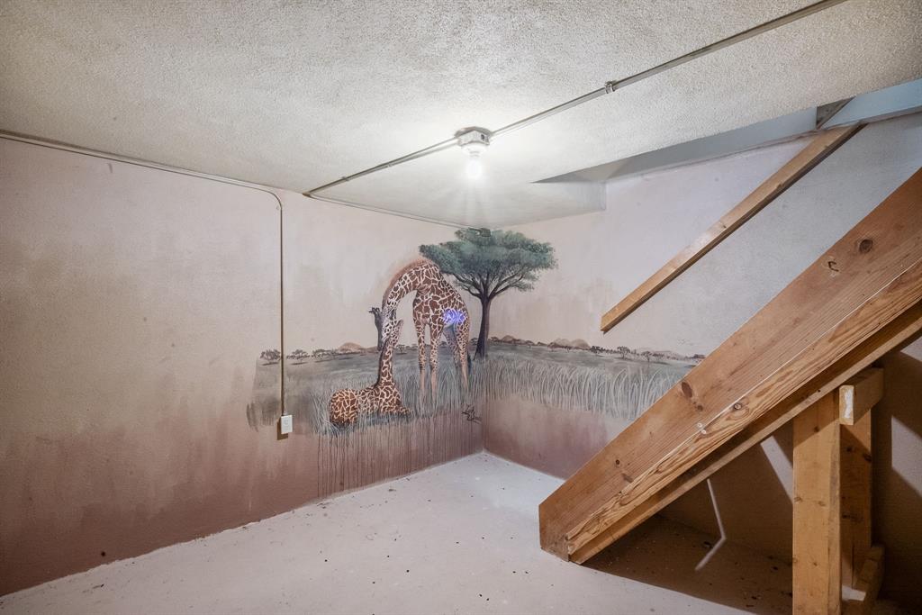 298 Townson Property Photo 34