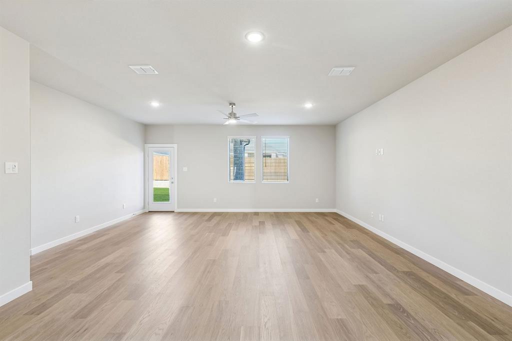7712 Kingfisher Road Property Photo 14