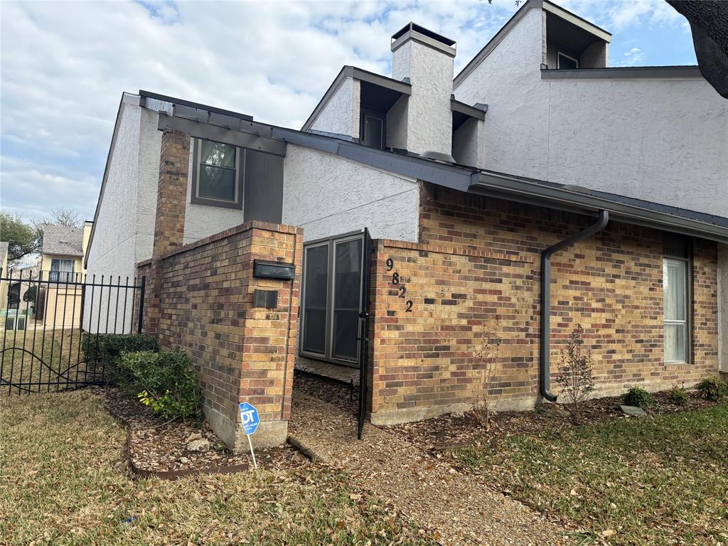9822 Amberton Parkway Property Photo 1